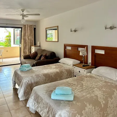 Apartment Studio In Castle Harbour With Garden View C018