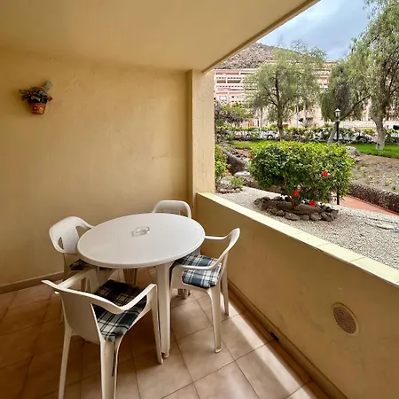 Studio In Castle Harbour With Garden View C018